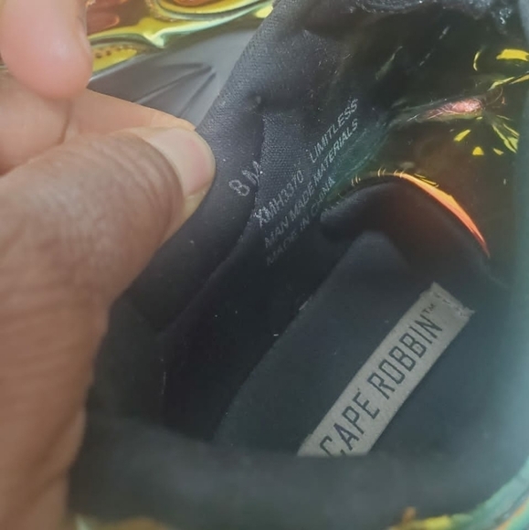 Cape Robbin Women's Holographic Iridescent Gold Sneakers 🌴 - Picture 12 of 12